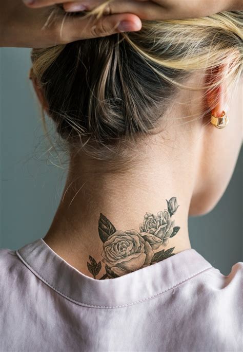 frauen tattoo hals|Tattoo Hals – Die 20 Besten Tattoo Ideen .